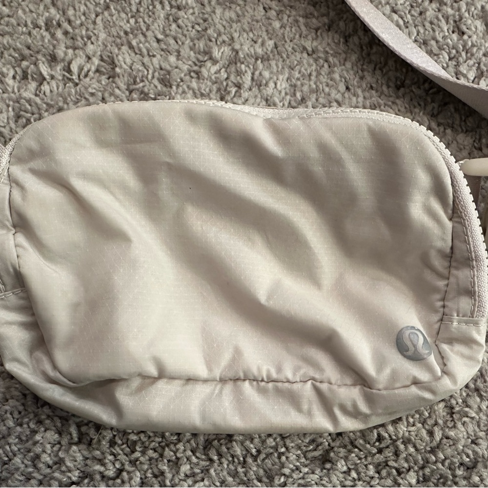 Lululemon crossbody belt bag